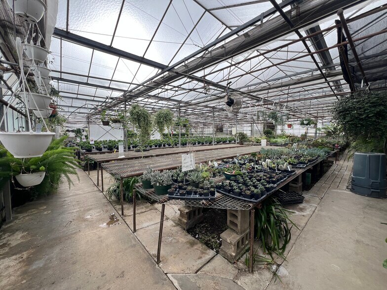 More Photos Of 213 Missouri St., Franklin Garden Center For Sale