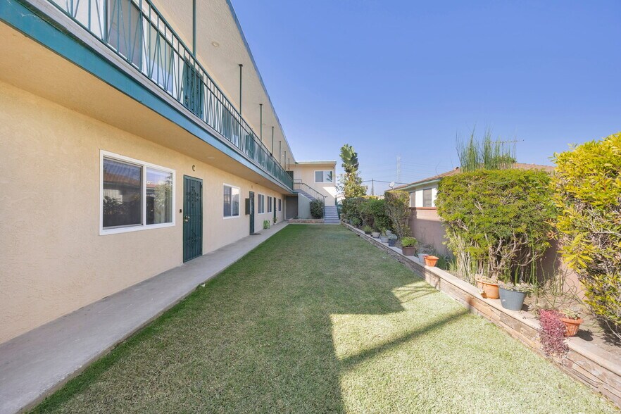 More Photos Of 7512 California Ave, Huntington Park Apartments For Sale