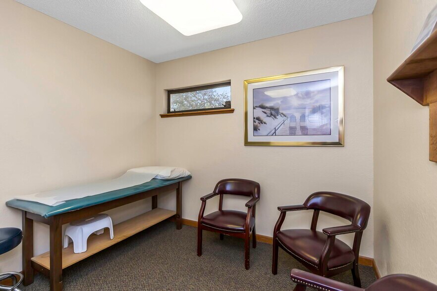 More Photos Of 701 N Hercules Ave, Clearwater Medical For Sale