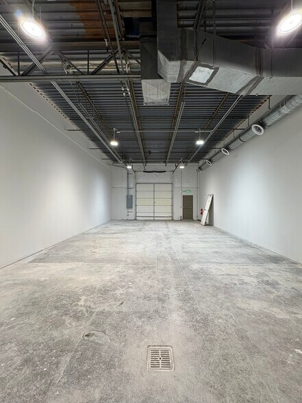 More Photos Of 5475 Peoria St, Denver Light Manufacturing For Sale