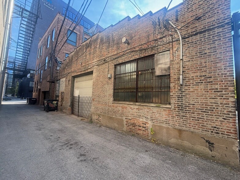 More Photos Of 1140 W Washington Blvd, Chicago Warehouse For Sale