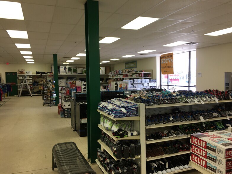 More Photos Of 8336 Springboro Pike, Miamisburg General Retail For Lease