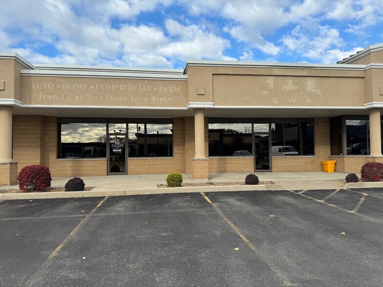 More Photos Of 165 Hwy 20, Fonthill Storefront Retail Office For Lease