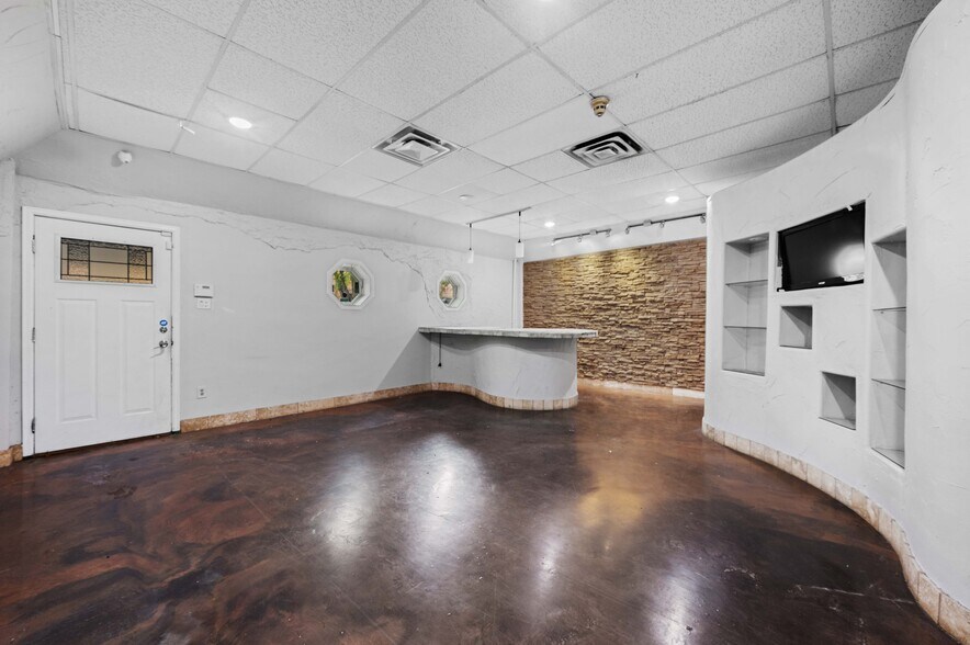 More Photos Of 309-311 S Victoria Ave, Pueblo Storefront For Sale