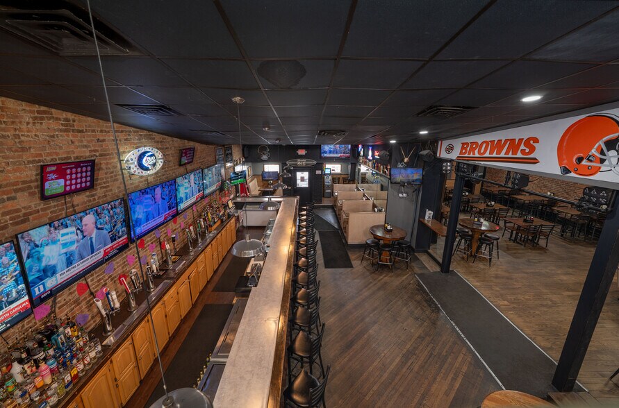 More Photos Of 127 S Broadway St, New Philadelphia Storefront Retail Office For Sale