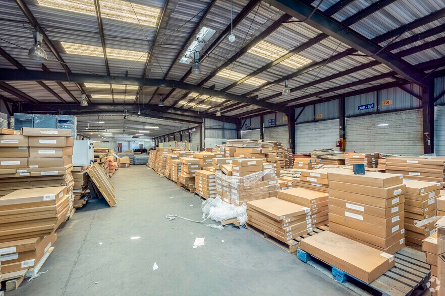 More Photos Of 900 F St, West Sacramento Truck Terminal For Sale