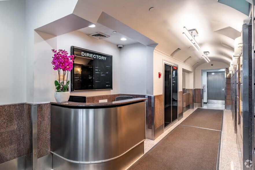 More Photos Of 18 E 41st St, New York Office For Lease