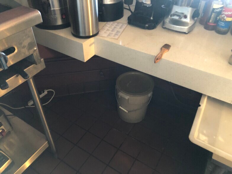 More Photos Of 26027 Eden Landing Rd, Hayward Storefront For Lease