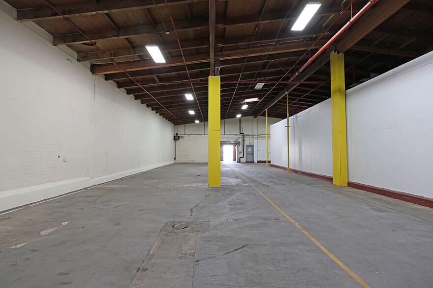 More Photos Of 1530 1st St, San Fernando Manufacturing For Lease