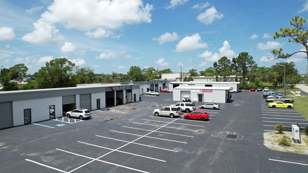 More Photos Of 13400-13499 Chambord St, Brooksville Manufacturing For Lease
