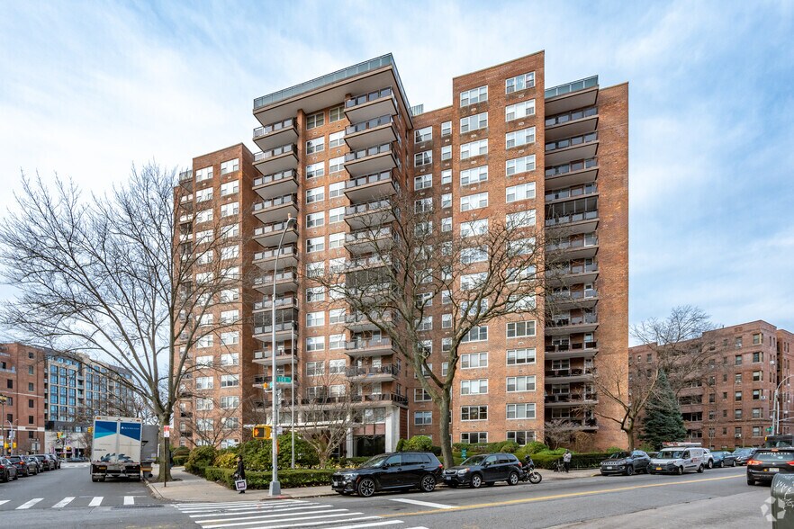 More Photos Of 10721 Queens Blvd, Forest Hills Apartments For Sale