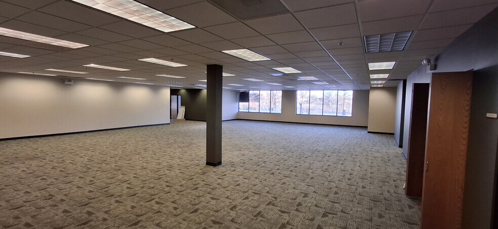 More Photos Of 18401 Maple Creek Dr, Tinley Park Medical For Lease