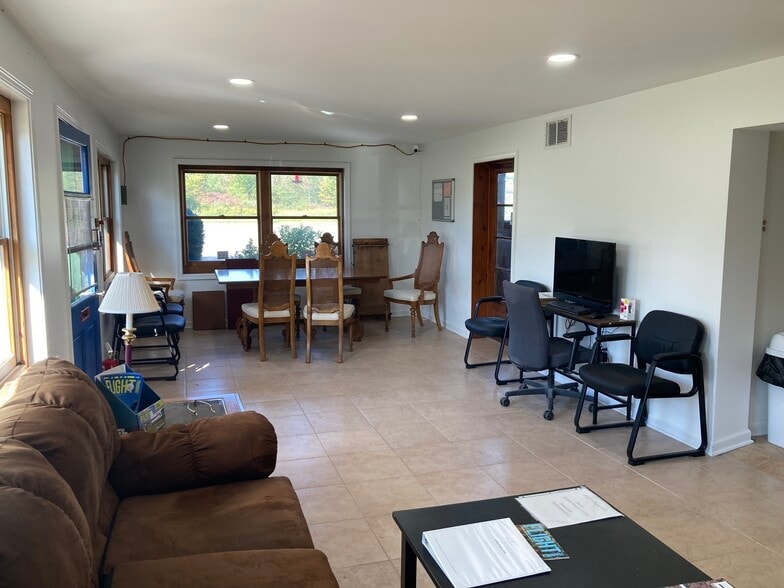 More Photos Of 6765 Heltz Rd, Lake View Airplane Hangar For Sale