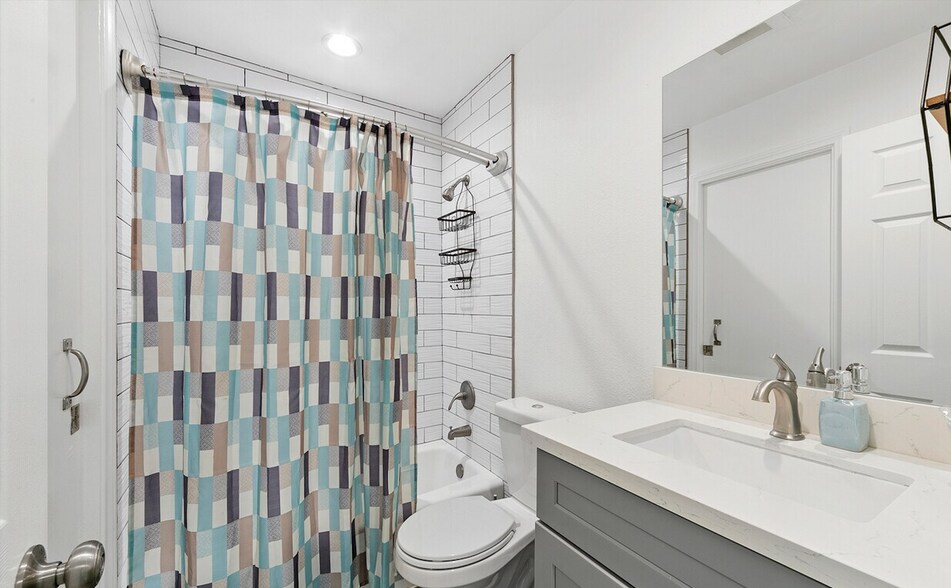 More Photos Of 1206 Gladys Ave, Long Beach Apartments For Sale