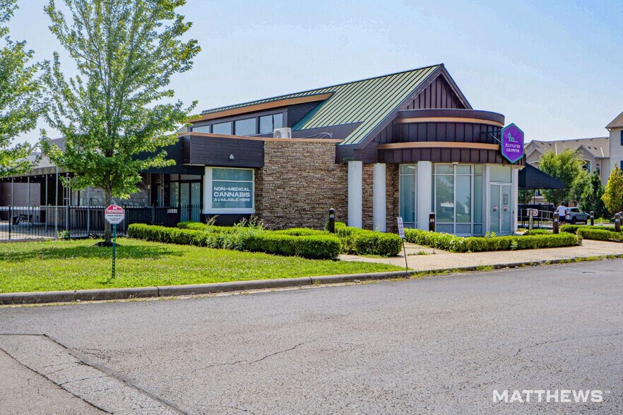 More Photos Of 7520 High Cross Blvd, Columbus Restaurant For Sale