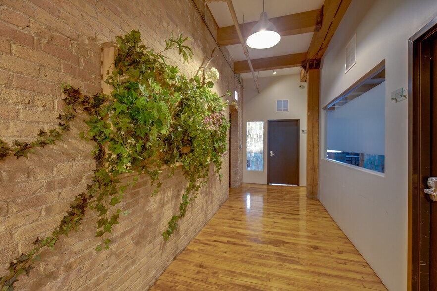 More Photos Of 1132 S Wabash Ave, Chicago Office For Lease