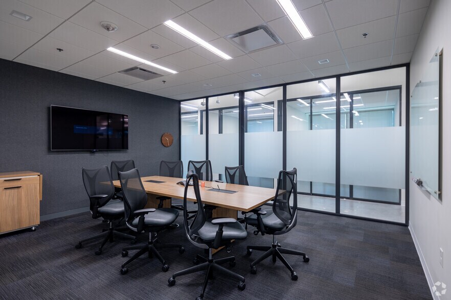 More Photos Of 100 North Point Ctr E, Alpharetta Office For Sale