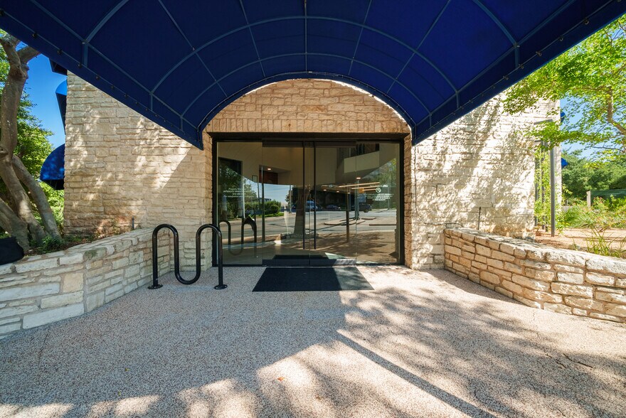 More Photos Of 3200 Red River St, Austin Medical For Lease