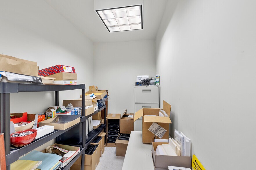 More Photos Of 37 W Middle St, Gettysburg Storefront Retail Residential For Lease