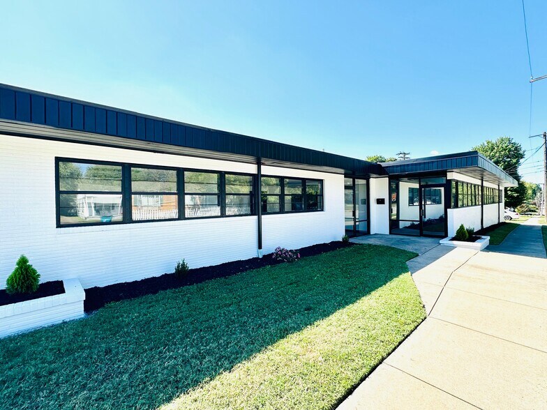 More Photos Of 1701 S Campbell Ave, Springfield Office For Sale