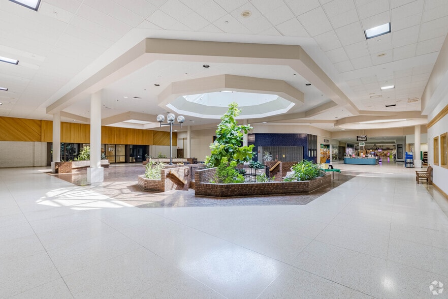 More Photos Of 6945 US Rte 322, Cranberry Department Store For Sale