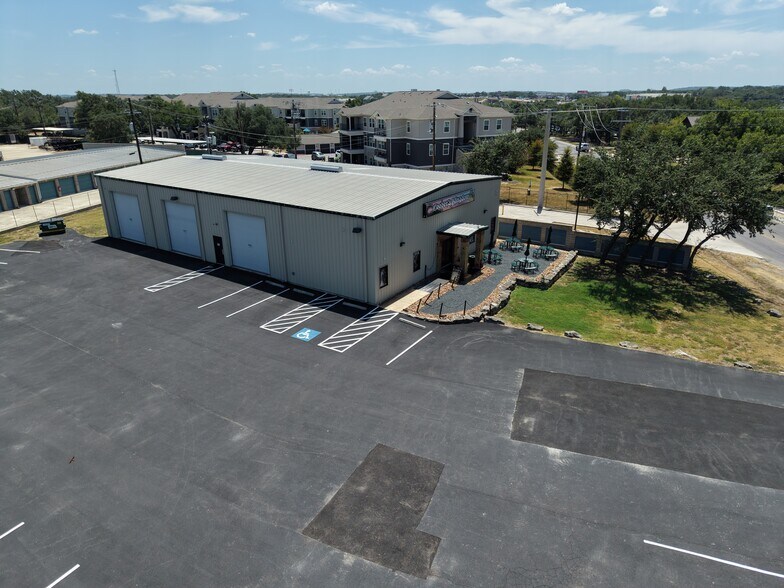 More Photos Of 129 Old San Antonio Rd, Boerne Light Manufacturing For Sale
