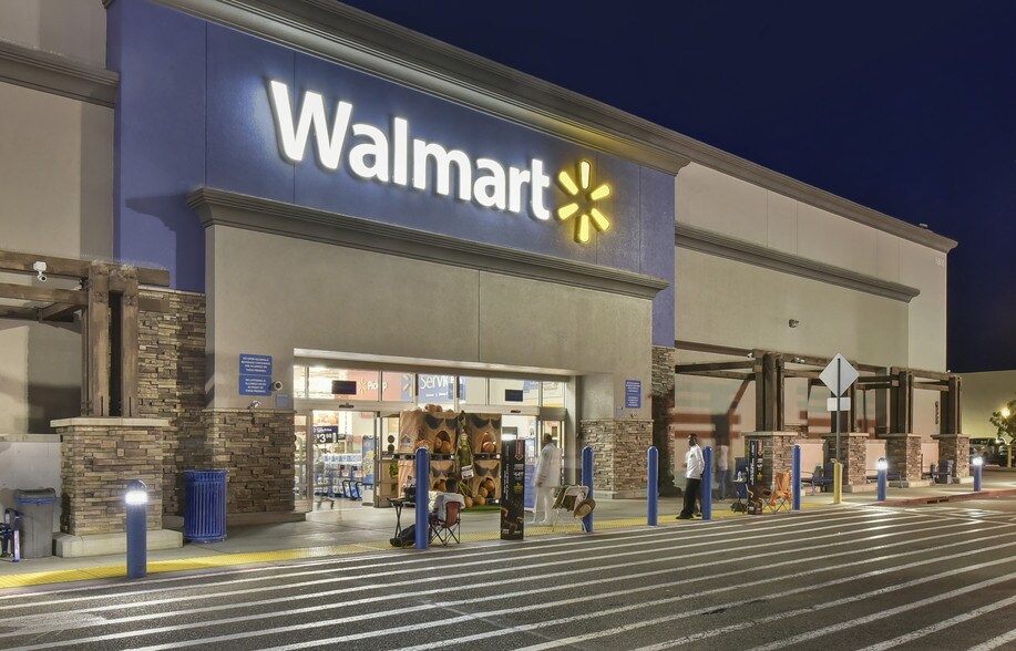 More Photos Of 1711-1990 University Dr, Vista Unknown For Lease