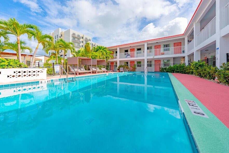 More Photos Of 333 Hamden Dr, Clearwater Beach Hotel For Sale