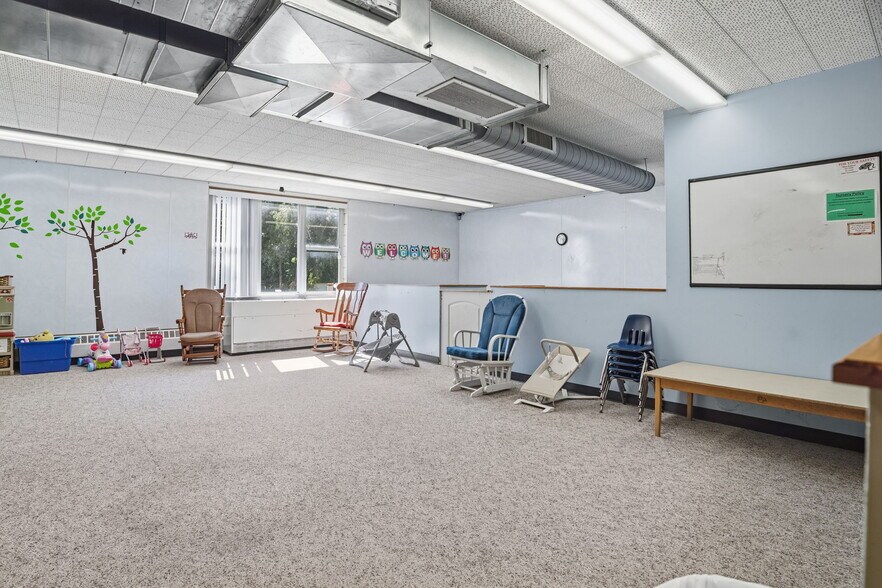 More Photos Of 2201 W 108th St, Bloomington Daycare Center For Lease