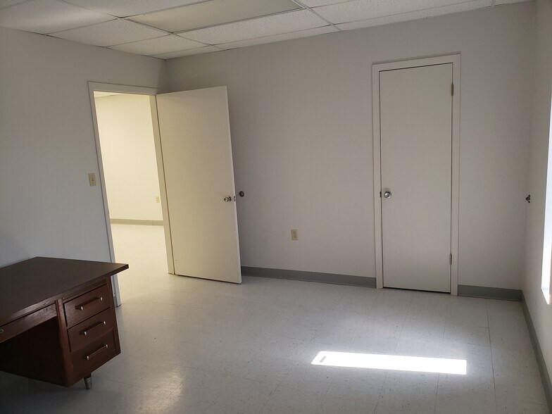 More Photos Of 15856 S Interstate 35, Bruceville Industrial For Lease