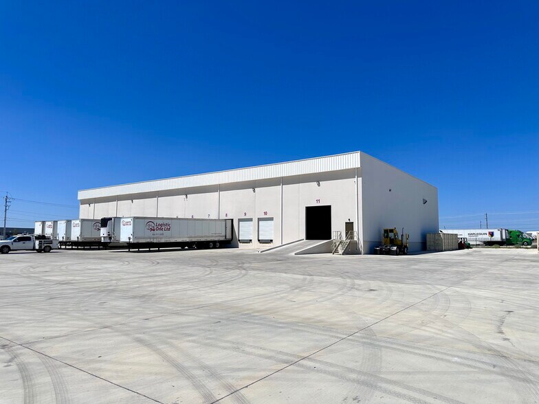 More Photos Of 127 Blue Ridge Pky, Laredo Truck Terminal For Lease