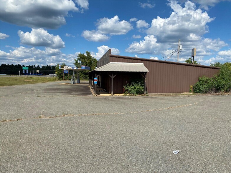 More Photos Of 2099 Highway 532, Dubberly Service Station For Sale