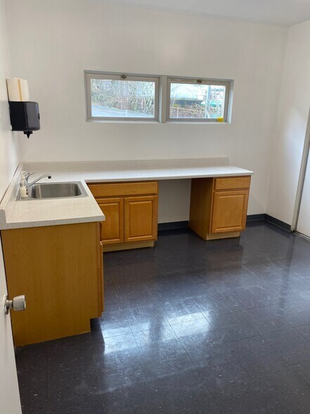 More Photos Of 3537 NW St Helens Rd, Portland Industrial For Lease