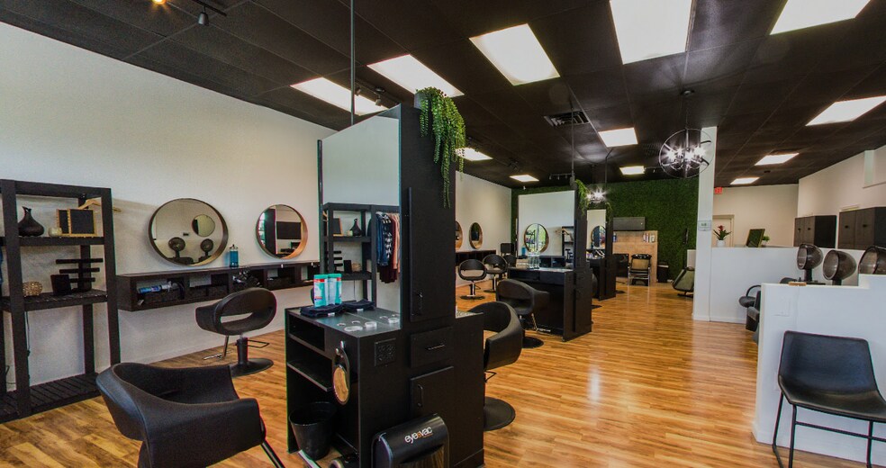 More Photos Of 6500 George Washington Mem Hwy, Yorktown General Retail For Lease