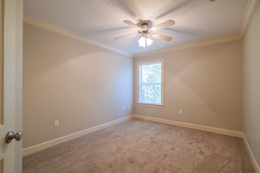 More Photos Of 3400 N Barack Obama Blvd, Valdosta Apartments For Sale