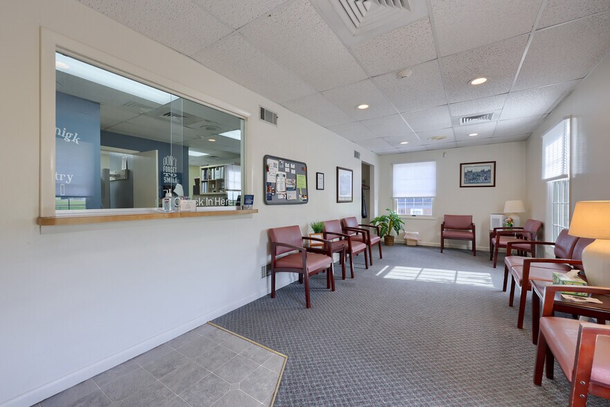 More Photos Of 735 S Pleasant Ave, Dallastown Medical For Sale