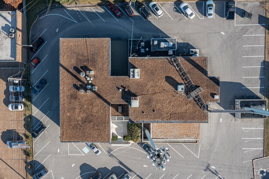 More Photos Of 2209 Crestmoor Rd, Nashville Office For Lease