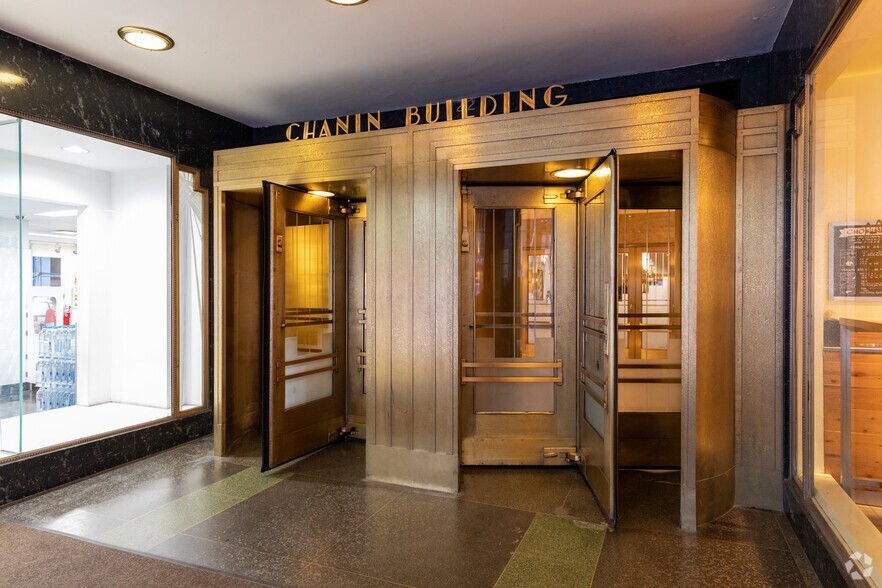 More Photos Of 122 E 42nd St, New York Coworking Space