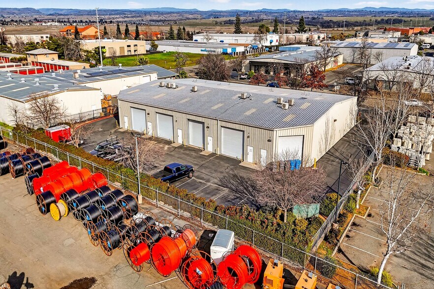 More Photos Of 2540 Zanella Way, Chico Service For Lease