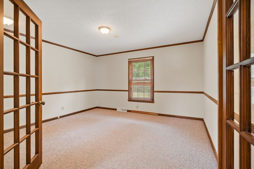 More Photos Of 1499 W Whitehall Rd, Cookeville Light Distribution For Sale