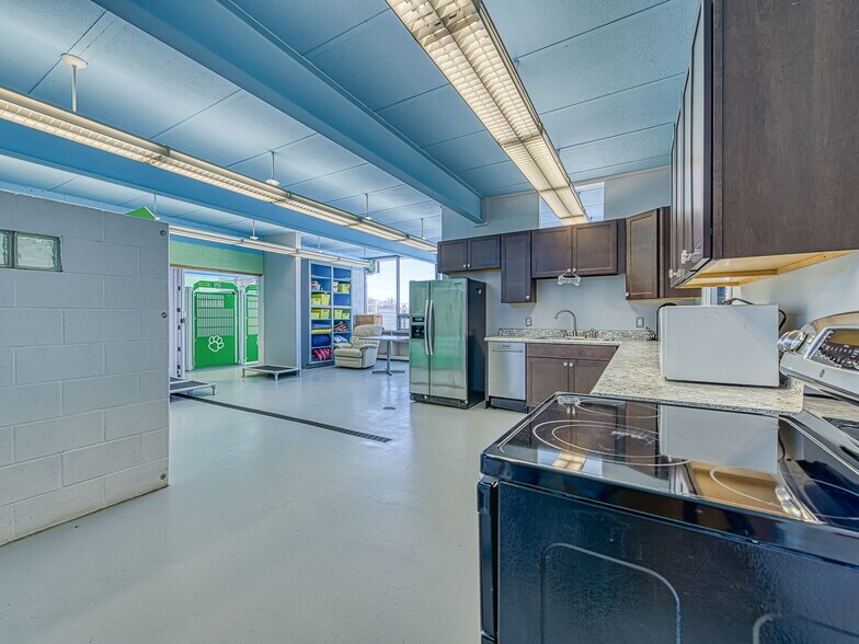 More Photos Of 2400 N Dixie Hwy, Monroe Serviced Offices For Sale