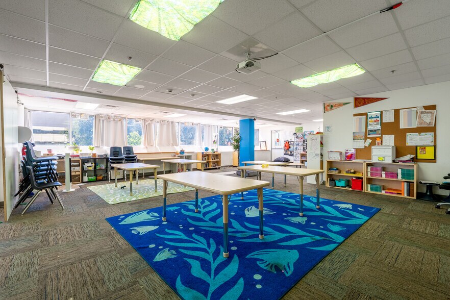 More Photos Of 200 E Mitchell Dr, Phoenix Office For Sale