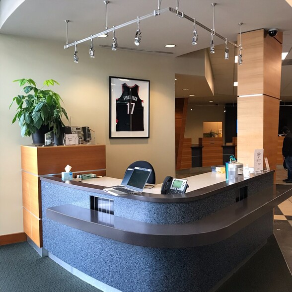 More Photos Of 17877 NW Evergreen Pky, Beaverton Bank For Lease