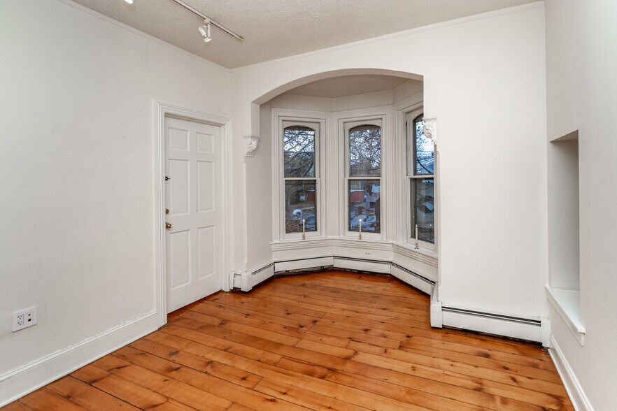 More Photos Of 24 N Main St, Lambertville Office For Sale