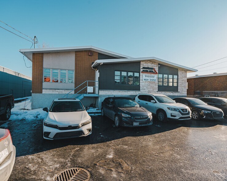 More Photos Of 1620-1626 Boul Saint-Elzéar O, Laval Warehouse For Sale