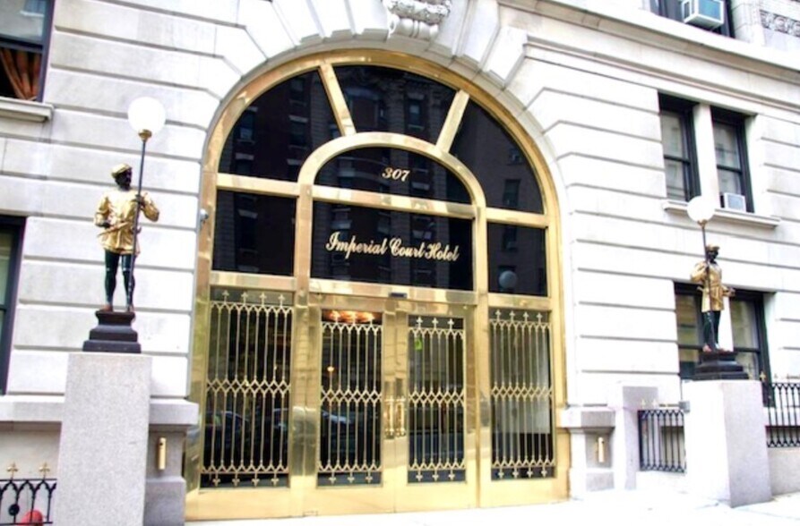 Primary Photo Of 307 W 79th St, New York Hotel For Sale