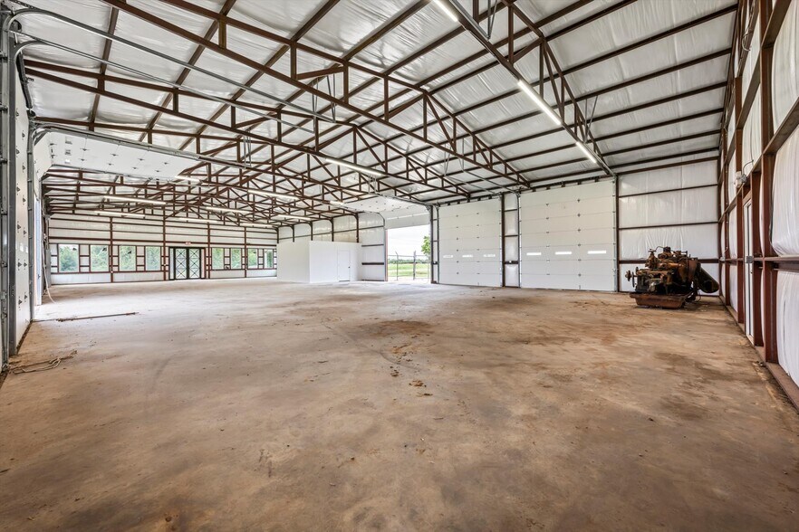 More Photos Of 7725 NE 23rd St, Oklahoma City Warehouse For Lease