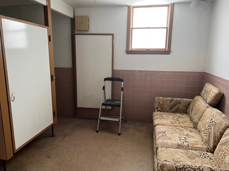 More Photos Of 218 E Franklin St, Jackson Religious Facility For Sale