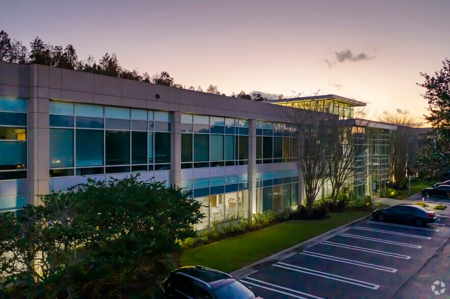 More Photos Of 3810-3820 Northdale Blvd, Tampa Unknown For Lease