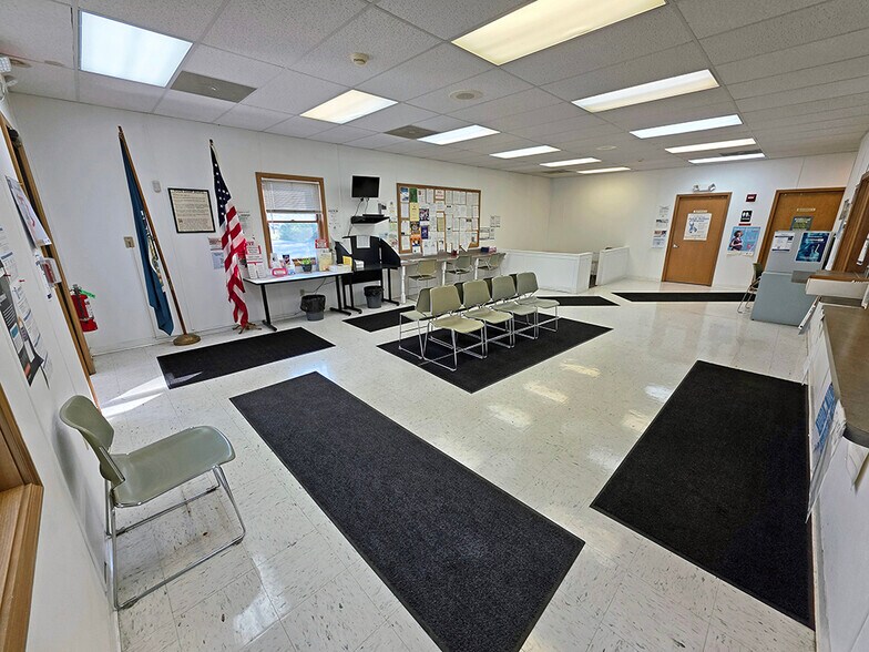 More Photos Of 100 Prushnok Dr, Punxsutawney Office For Sale